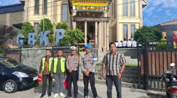 Polres Karo Gelar Pengamanan Ibadah Minggu Pagi  di Kabanjahe