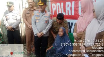 Wujud Kepedulian Polri, Kapolres Aceh Tenggara Salurkan Bantuan Kapolda Aceh kepada Warga Desa Mendabe