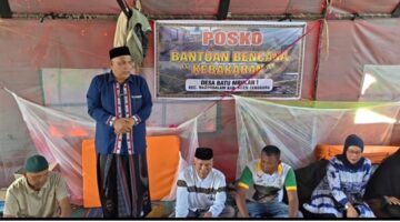 Peduli Korban Kebakaran, Yahdi Hasan Turun Langsung Salurkan Bantuan untuk Warga Batu Bulan I