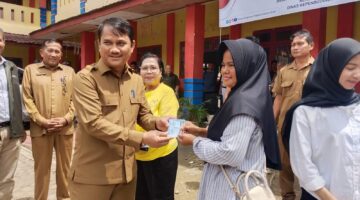 Disdukcapil Aceh Bersama Disdukcapil Aceh Tenggara Gelar Perekaman e-KTP Gratis Dilingkungan Sekolah