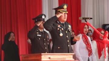Kapolres Aceh Tenggara Pimpin Upacara Penurunan Bendera HUT RI ke-81, “Indonesia Berdaulat, Adil dan Makmur”  ‎