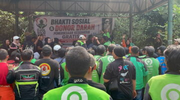 Jaga Kebersamaan, Mabes Polri dan Komunitas Ojol Gelar Bhakti Sosial di Ragunan