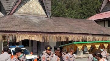 Ciptakan Rasa Aman Terhadap Wisatawan Terkait Erupsi Sinabung,Satpamobvit Polres Karo Patroli Wisata