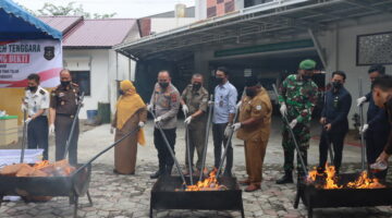 Kapolres Aceh Tenggara Hadiri Pemusnahan Barang Bukti 56 Perkara di Kejaksaan Negeri Aceh Tenggara