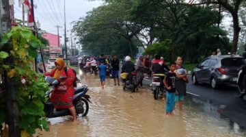 Banjir Setinggi 1,5 Meter Rendam Dua Desa di Deli Serdang, Warga Mengungsi dan Butuh Uluran Tangan